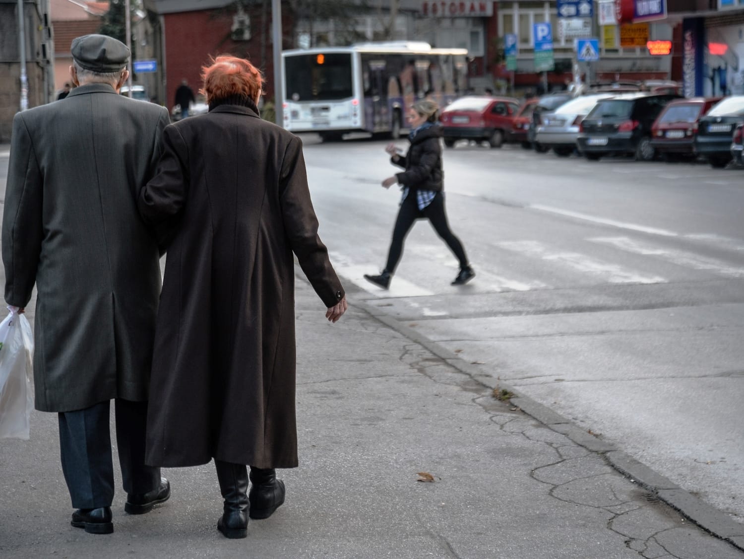 Većina penzionera sa juga još čeka na pakete pomoći, podelu počeli Medveđa i Prokuplje 1 Penzioneri foto Vanja Keser