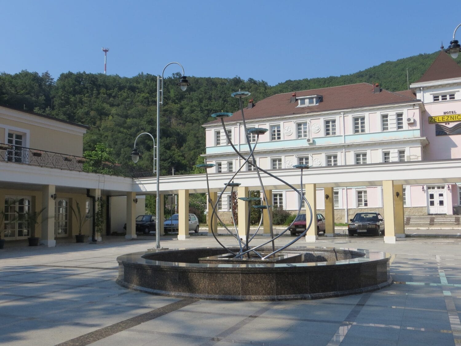 Lopovi uhvaćeni tokom krađe u hotelu u Vranjskoj Banji 1 hotel Zeleznicar Vranjska Banja foto i m scaled