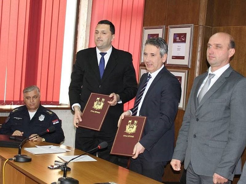 Donacija saobracajnoj policiji Grada Vranja foto Grad Vranje