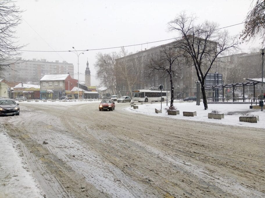 nis pod snegom foto vm 4