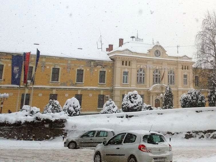 Otežan saobraćaj ka planinskim selima u Toplici 7 sneg u prokuplju foto lj m
