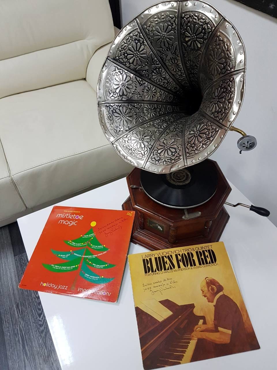 Dzez muzej foto Nisvil