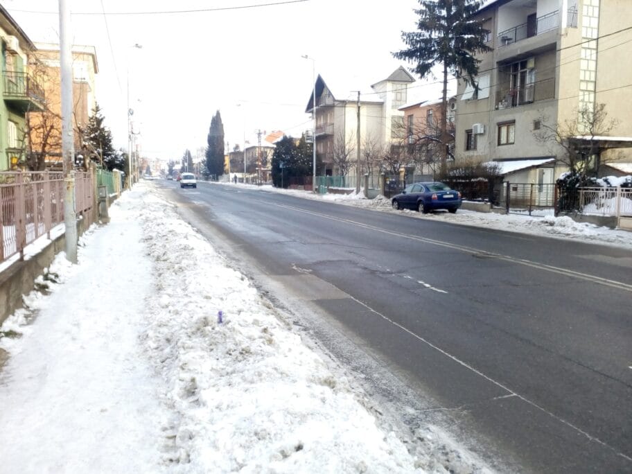 Ulice u gradu čiste, prohodno do niških sela 10 sneg cist kolovoz foto JCM scaled