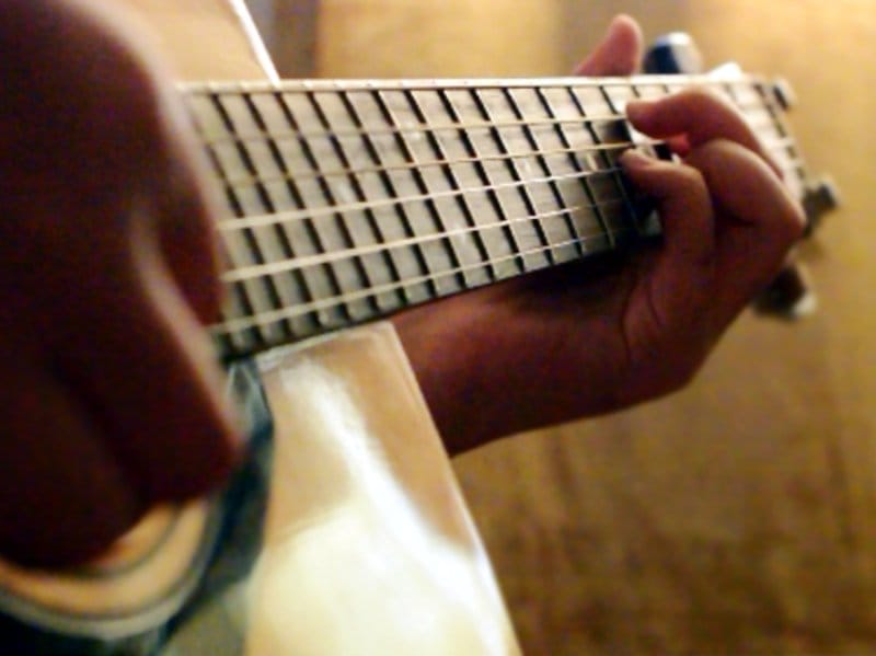 Gitara ilustracija flickr Angela Quitoriano