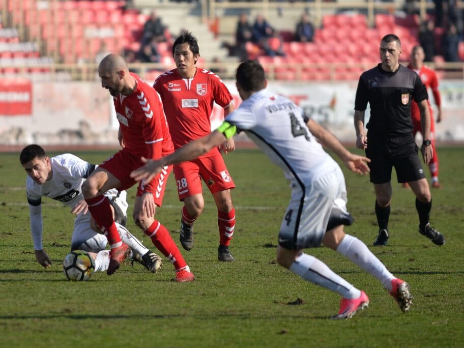 Radnički "srušio" Partizan na "Čairu" 12 VAK 2376 Cropped