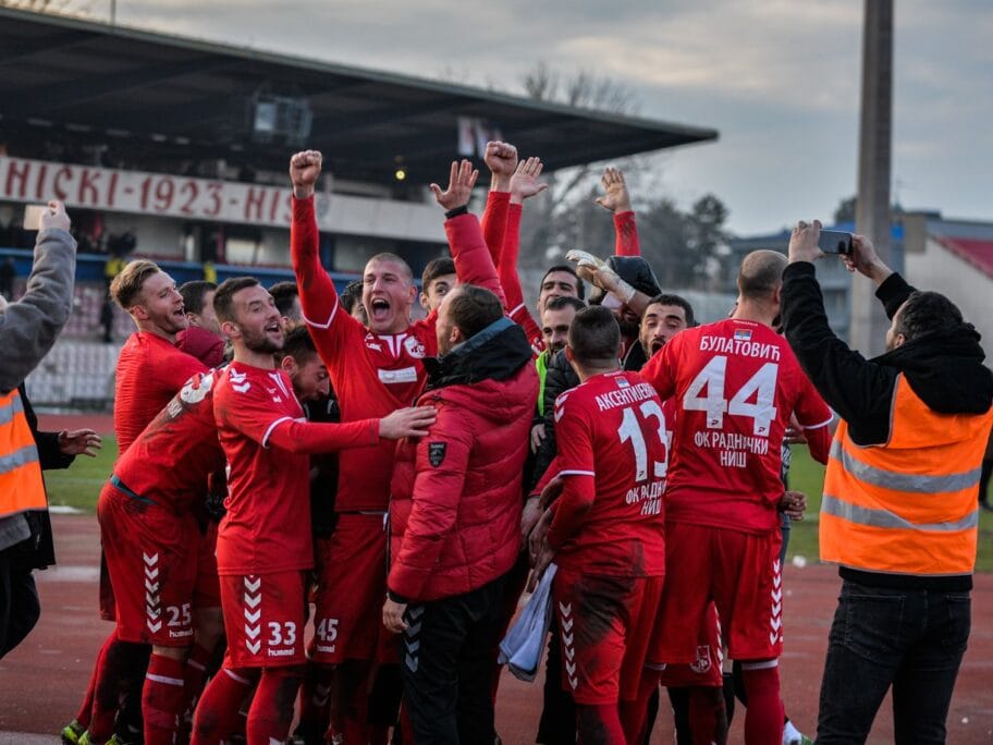 Pare Radničkom kao "Želji", Naisi, odbojkašima i vaterpolistima zajedno 5 Radnicki Partizan foto Vanja Keser