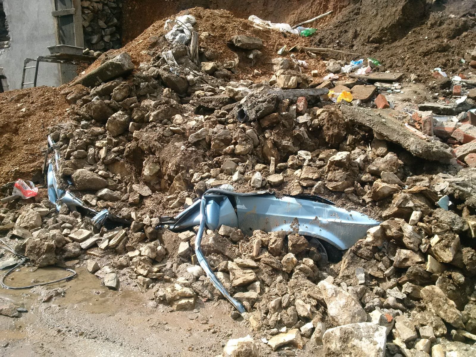 automobil jos uvek zatrpan