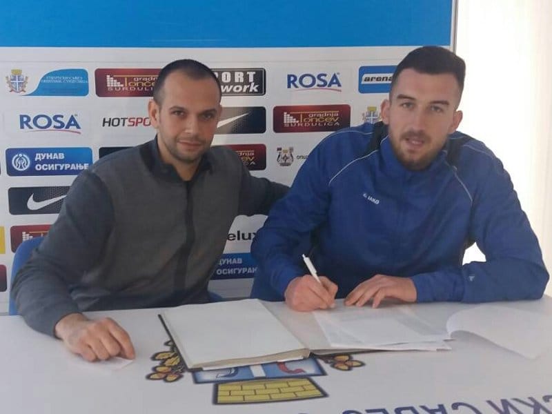Nikola Vasiljevic potpis ugovora foto FK Radnik