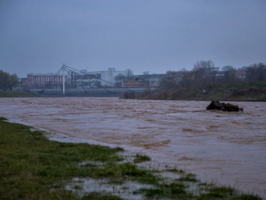 Vodostaji reka opet u porastu, jačaju se bedemi 15 nisava foto vanja keser