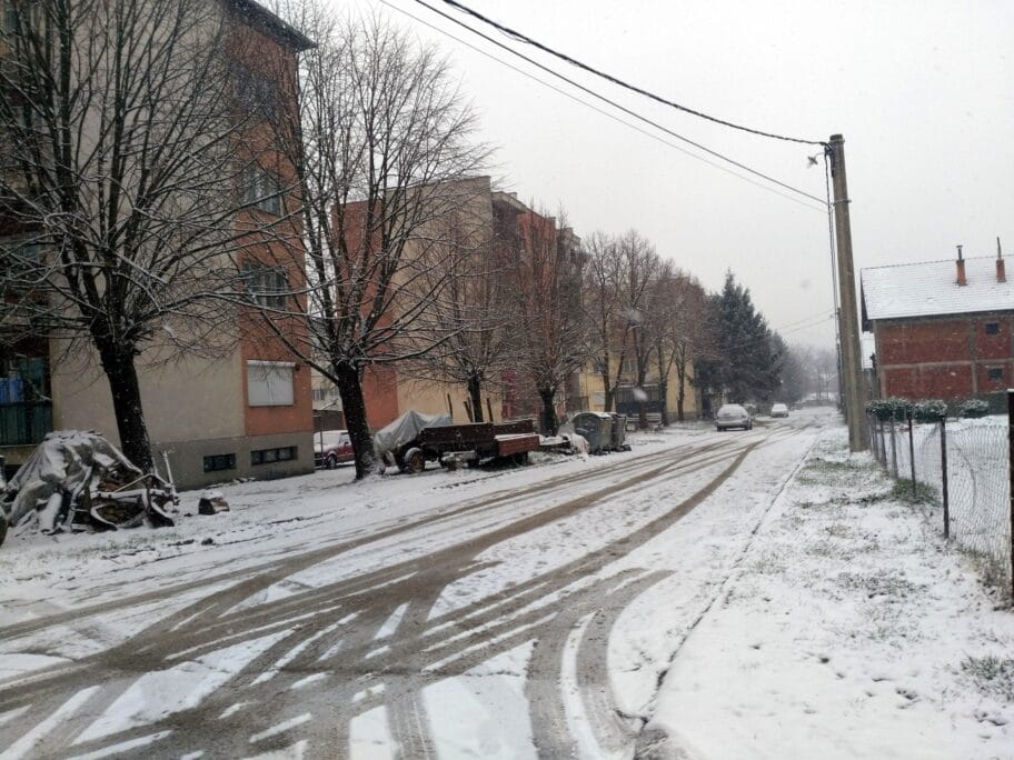 Česte povrede i prelomi zbog poledice na jugu Srbije 5 Sneg Kosta foto JV A K