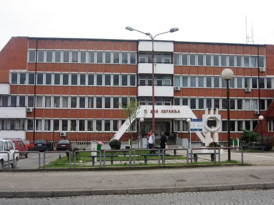 Preminuo pacijent koji je skočio sa vranjske Opšte bolnice 14 zdravstveni centar vranje foto i m scaled
