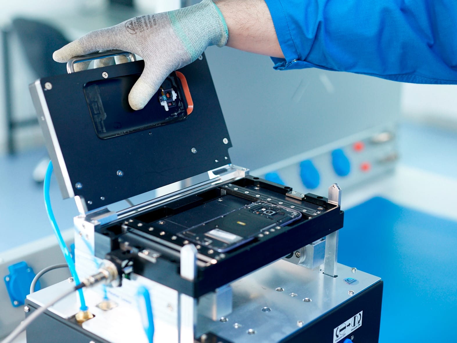 servisiranje telefona foto Stefan Djakovic