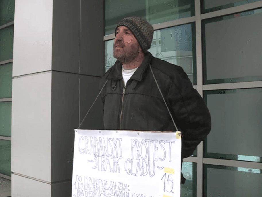 Strajk gladju Pirot foto N1