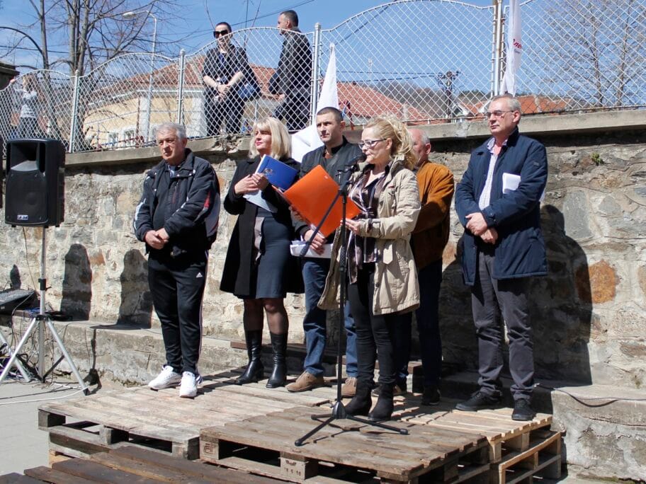 Ombudsman: Vratiti mandate nelegalno smenjenim odbornicima u Lebanu 15 odbornici Lebane mart 2018 foto Bojana Antic