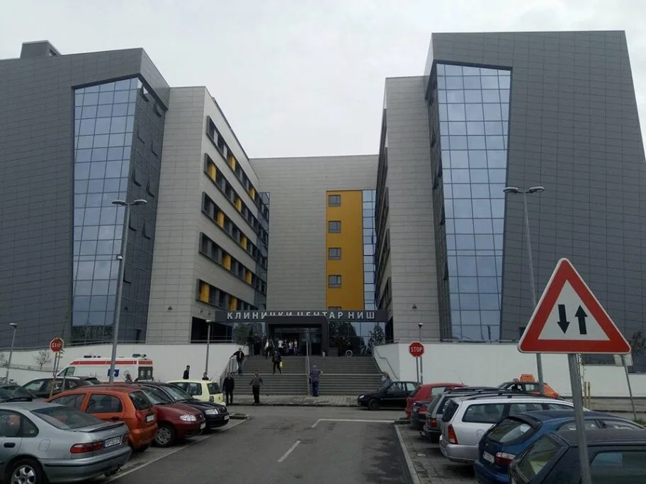 Šta je sve zabranjeno u UKC Niš - prisustvo porođaju, posete, radovi 2 Klinicki centar foto V Milic