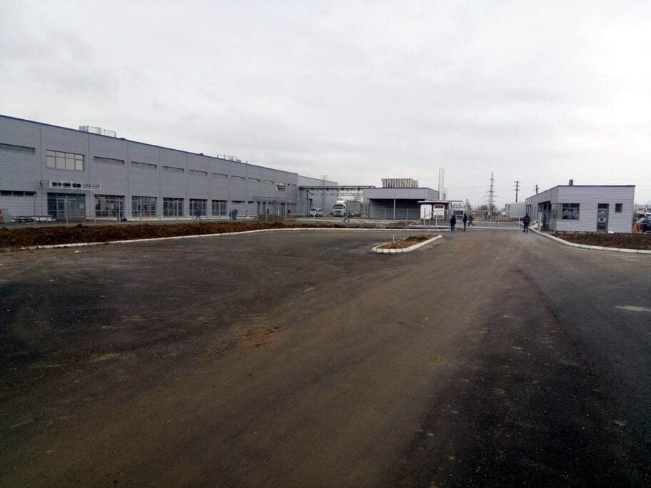 Prilaz fabrici Leoni Nis foto JV M Z