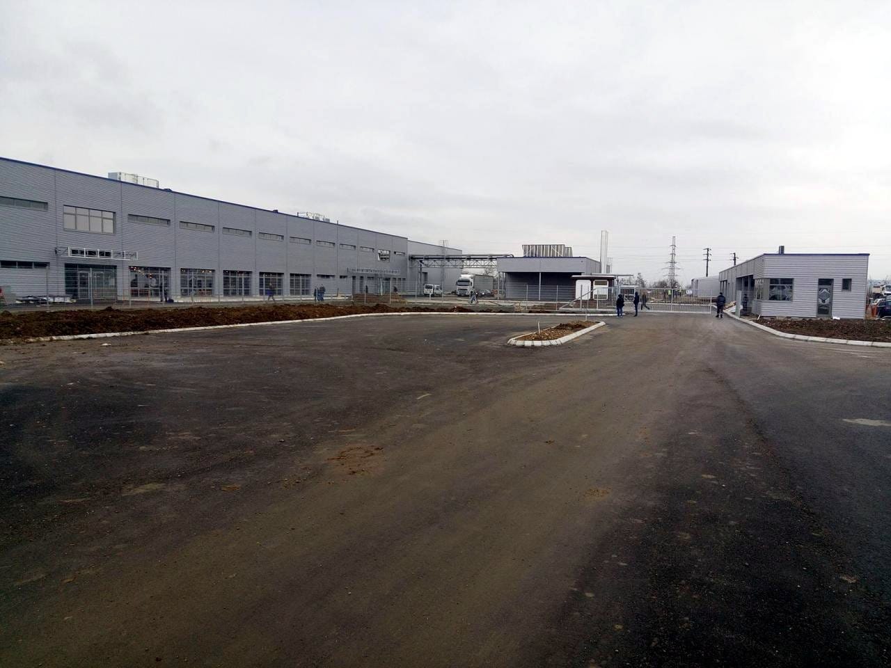 Prilaz fabrici Leoni Nis foto JV M Z