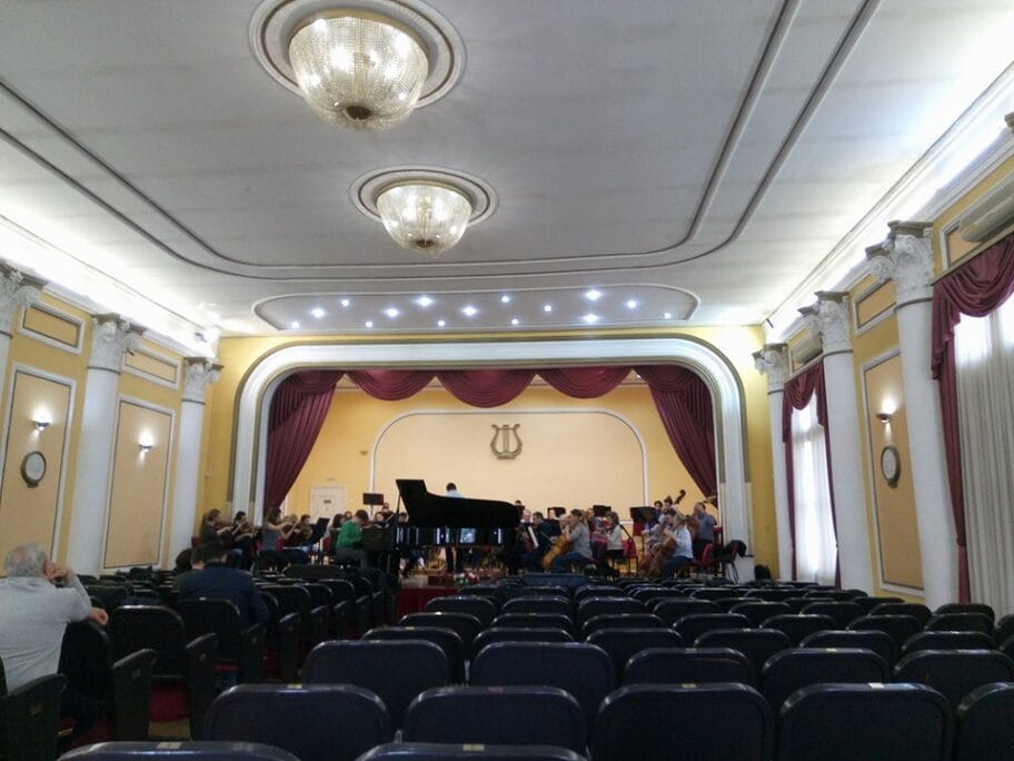 Simfonijski proba foto V Milic