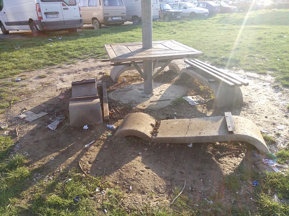 delijski-vis-polomljene-klupe3-foto-nmarkovic