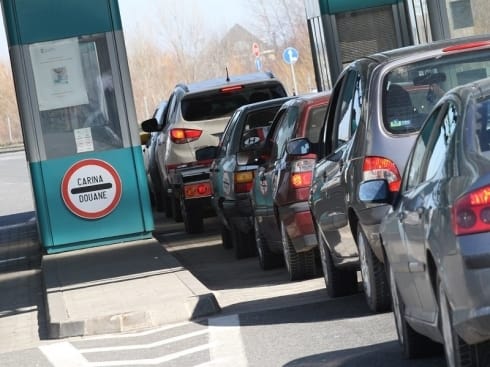 800x600 490x370 carina