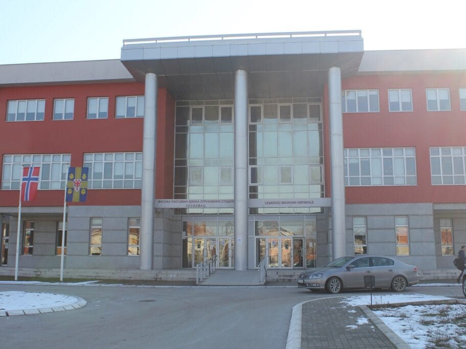 Predavanje o neverbalnoj komunikaciji u Visokoj poslovnoj školi u Leskovcu 8 Visoka poslovna skola Leskovac foto Bojana Antic