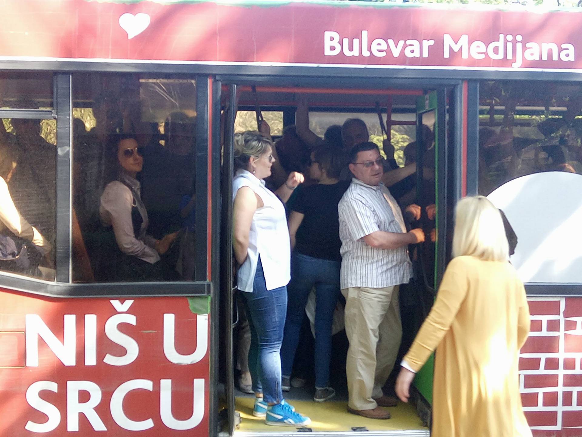 autobus-kod-pravnog-foto-vm-6