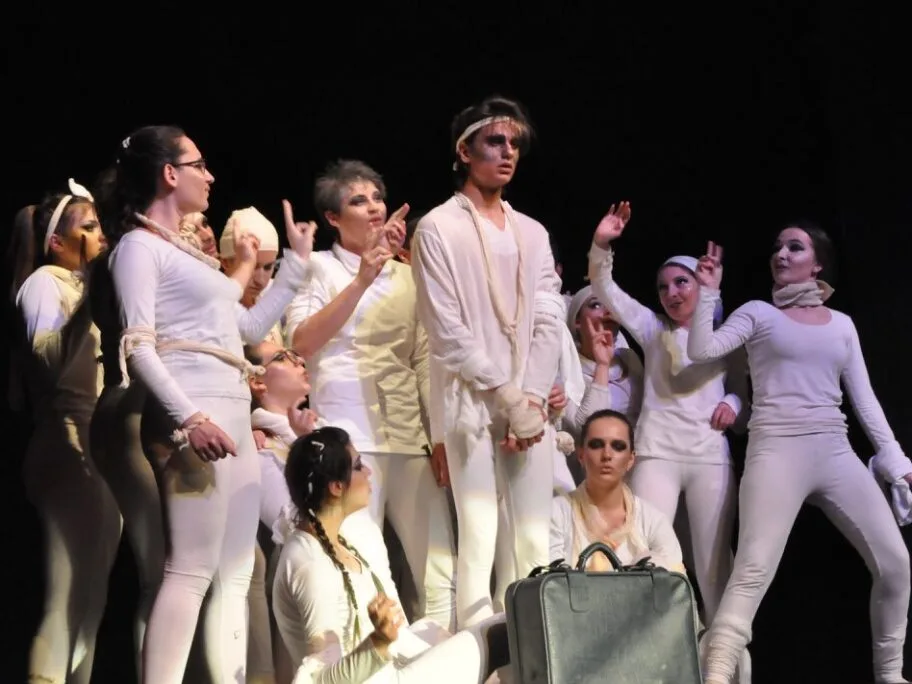 Gimnazijalci iz Lebana najbolji na Smotri amaterskih pozorišta 13 Gimnazijalci Lebane 7 foto Nevena Sreckovic