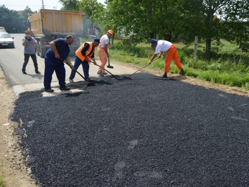 Novi asfalt na putu od Leskovca ka Bogojevcu 17 Put Bogojevce foto Grad Leskovac