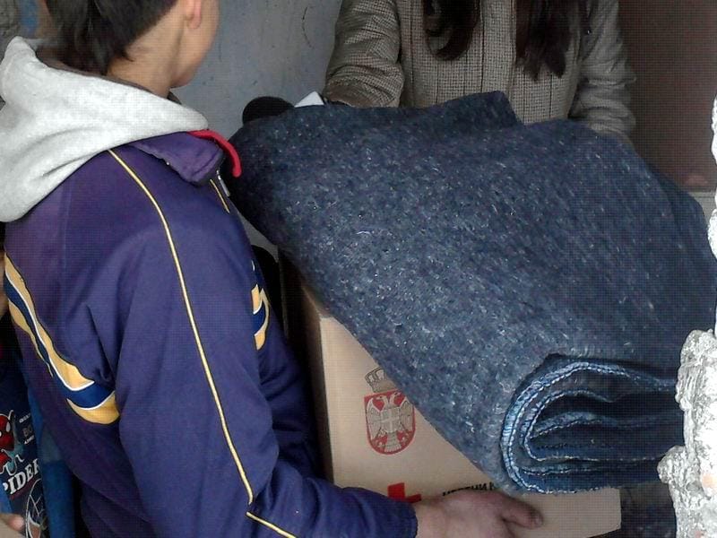 Zimski paketi crveni krst FOTO ALEKSANDAR KOSTIC