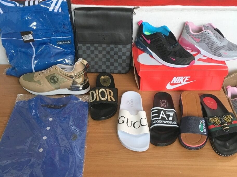 Na Gradini zadržano 400 kg sumnjive garderobe i obuće 6 Zaplenjeno na Gradini 11 05 2018