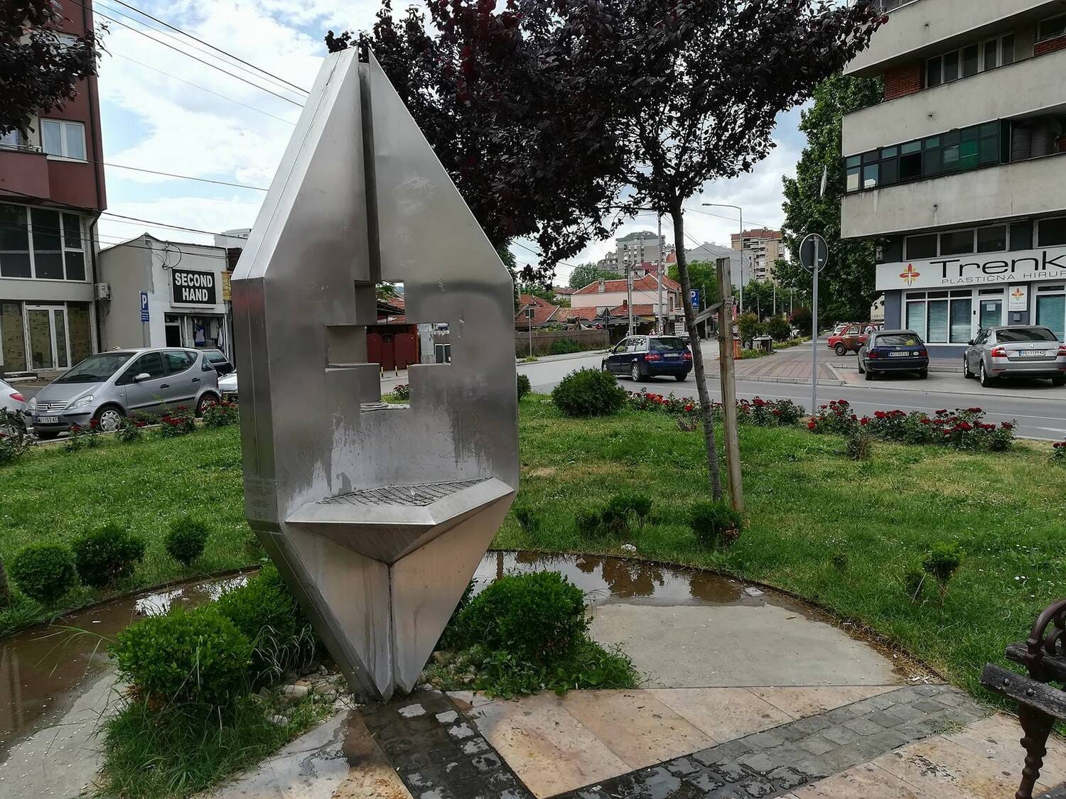 esma-preko-puta-Lutkarskog7,-maj-2018;-foto--JV-J.-Adamović