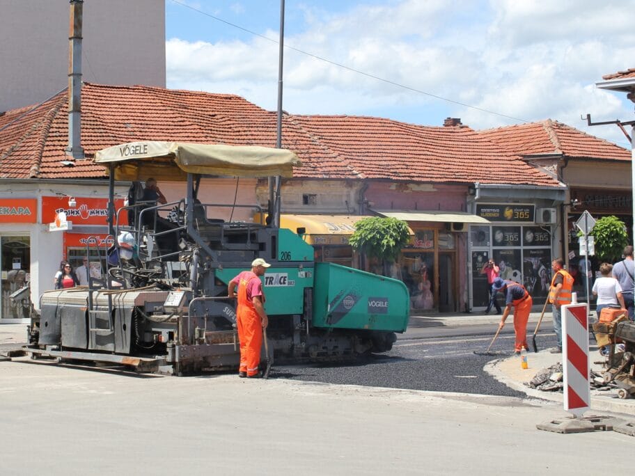 Radovi asfaltiranje maj 2018 foto Bojana Antic