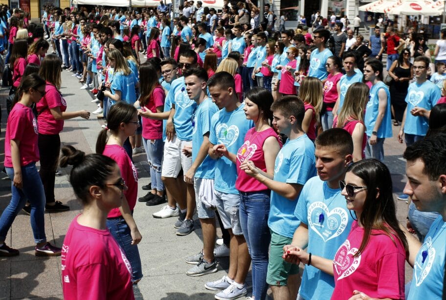 Maturanti Nis ples maj 2018 foto Vanja Keser scaled