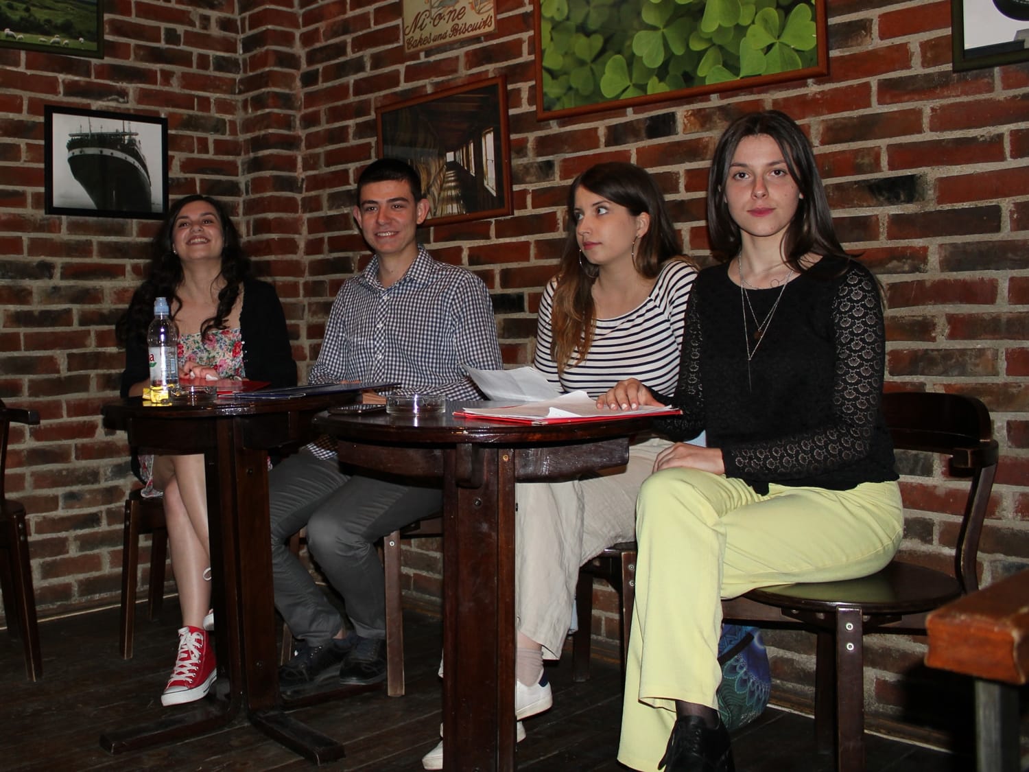 Mladi iz Leskovca neguju kulturu pisanja 1 Gimnazijalci maj 2018 foto Bojana Antic