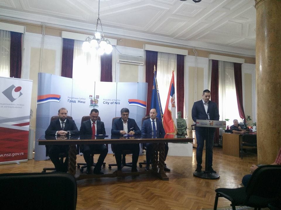 Potpisivanje sporazuma foto V Milic