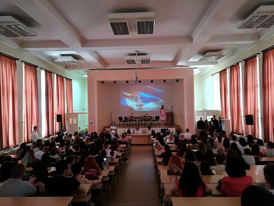 Tri fakulteta u Nišu uvode besplatne higijenske uloške za studentkinje 1 Filozofski fakultet srbistika foto JV