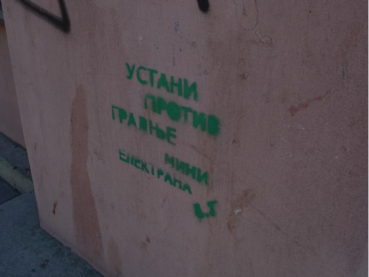 Grafiti u centru Pirota