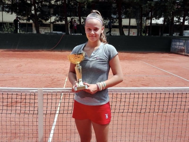 Niška teniserka igrala četiri finala u dve nedelje 8 Emilija Zdravkovic tenis foto Teniska akademija Zivkovic