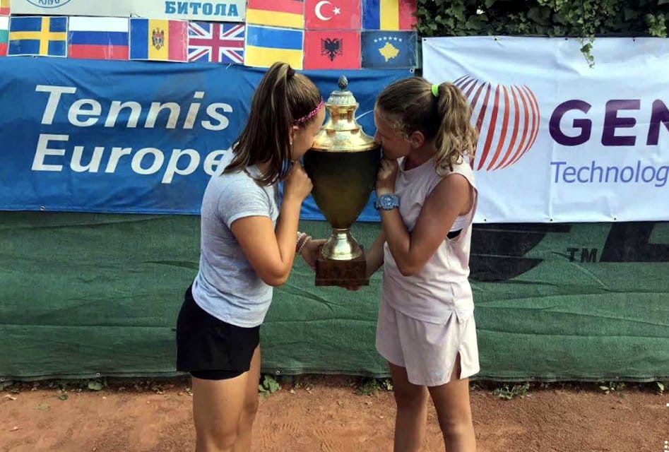 Emilija Zdravkovic i Tijana Sretenovic foto Teniska akademija Zivkovic