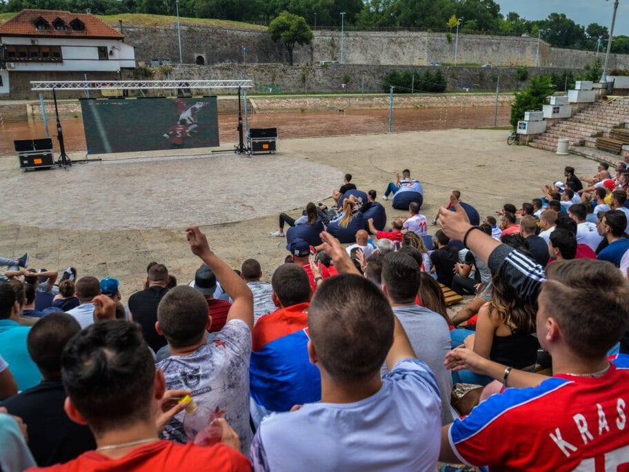 Navijanje fudbal kej foto Vanja Keser