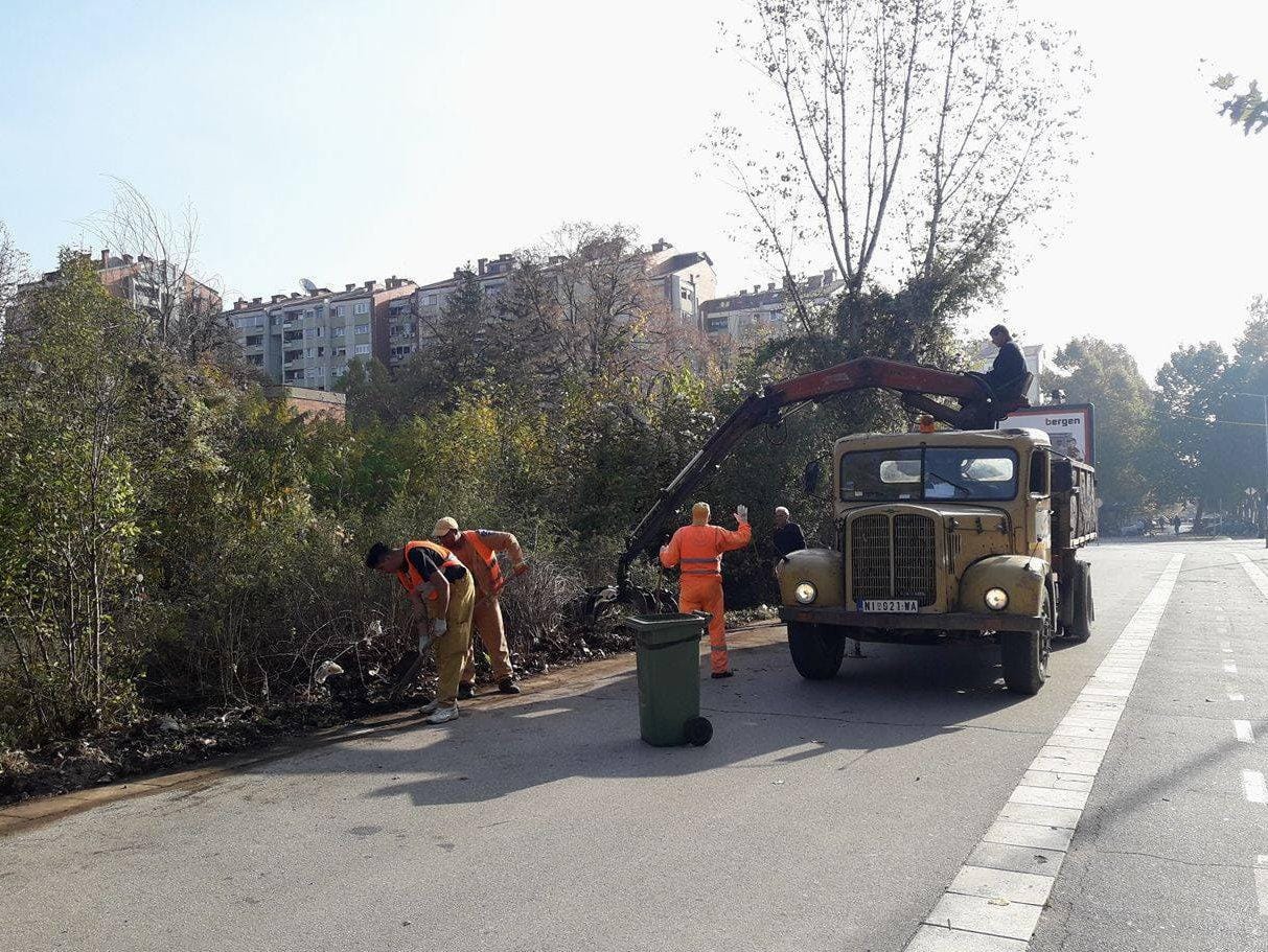 Ciscenje deponije 2 foto JV