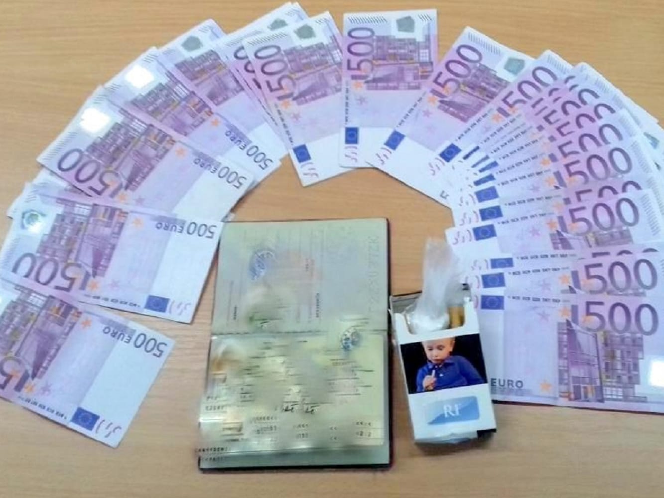 zaplenjeni novac i kokain Gradina 22 06