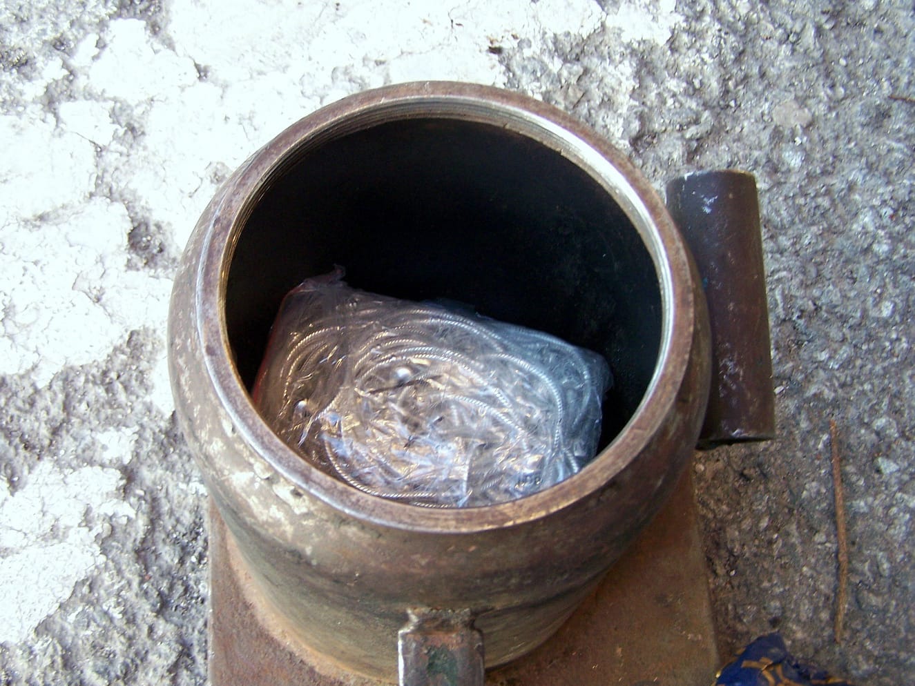 dizalica puna zlata i srebra Gradina 23 06