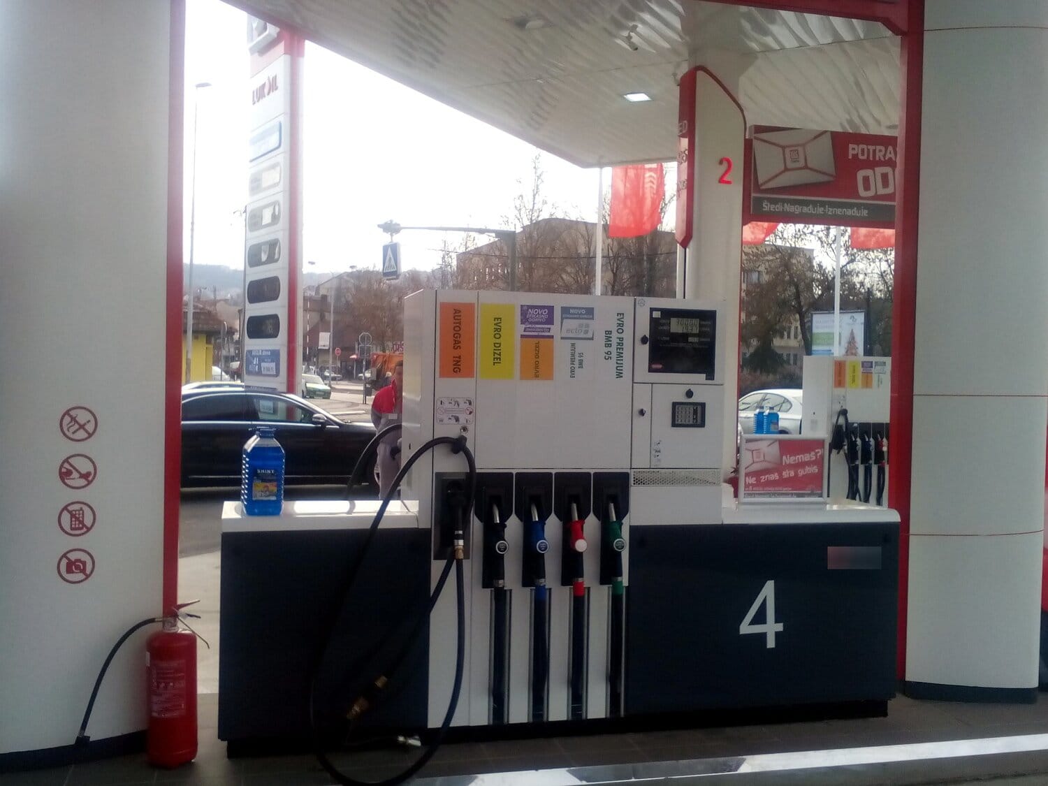 Benzinska pumpa foto JV V Milic