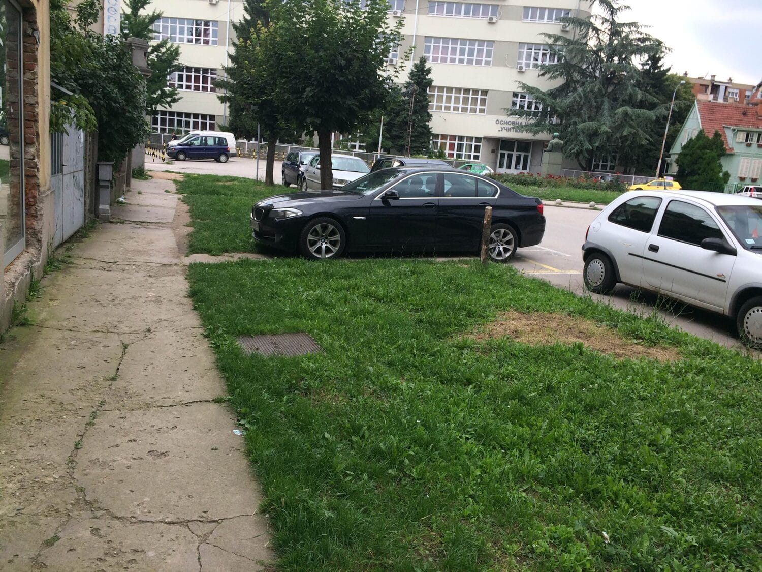 Teže povređen motociklista u udesu u Učitelj Tasinoj ulici u Nišu 1 image3 scaled