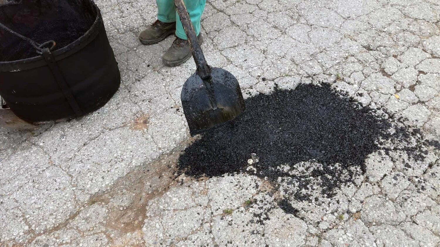 Zakrpljenje-rupe-Vrelo2;-foto:-I.-R