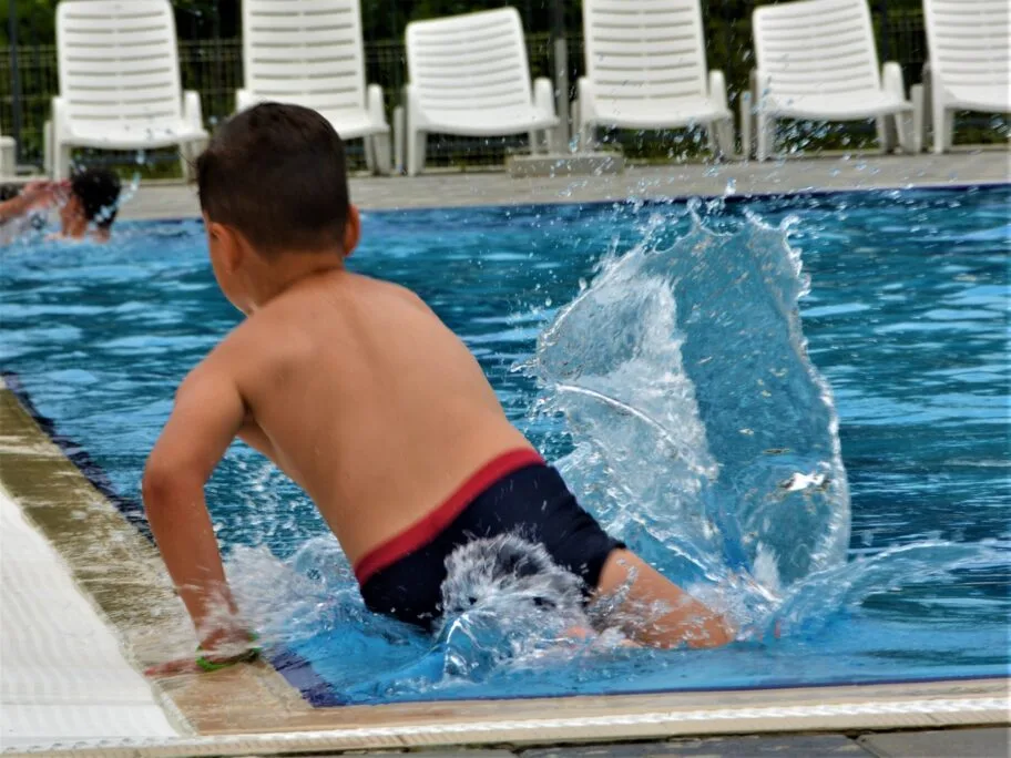 Roditelji se žale da im deca treniraju u hladnoj vodi, a iz SC "Čair" kažu da je temperatura 27 stepeni 13 bazen foto aleksandar kostic scaled