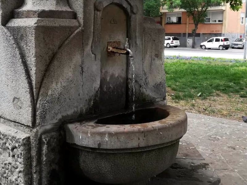 Popravljene niške česme, u Vodovodu apeluju na građane da ih ne uništavaju 11 Cesma blizu1 foto JV