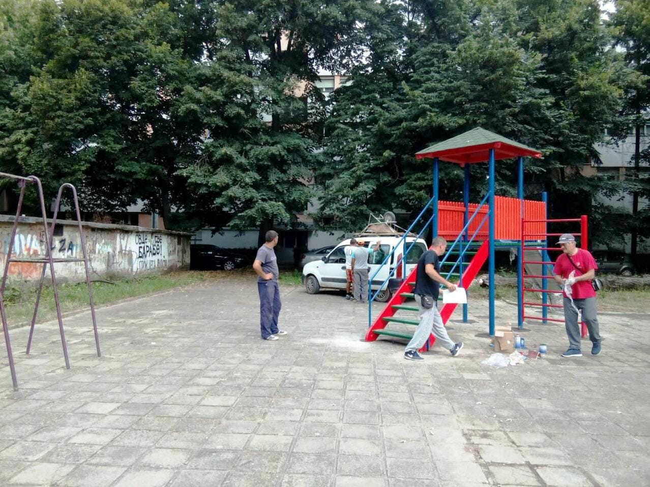 Nakon apela roditelja, sređen deo igrališta u Radnih brigada u Nišu 1 Igraliste sredjeno1 foto citalac