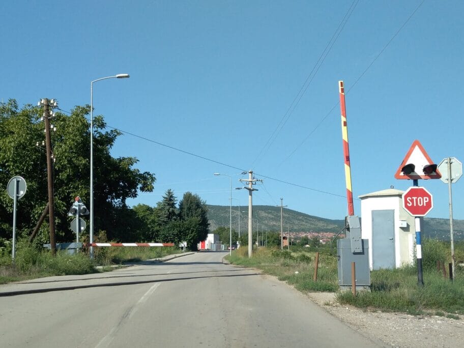 Foto-vest: Rampa na Matejevačkom putu spuštena samo iz jednog smera 12 Rampa Matejevac foto Prijavi problem